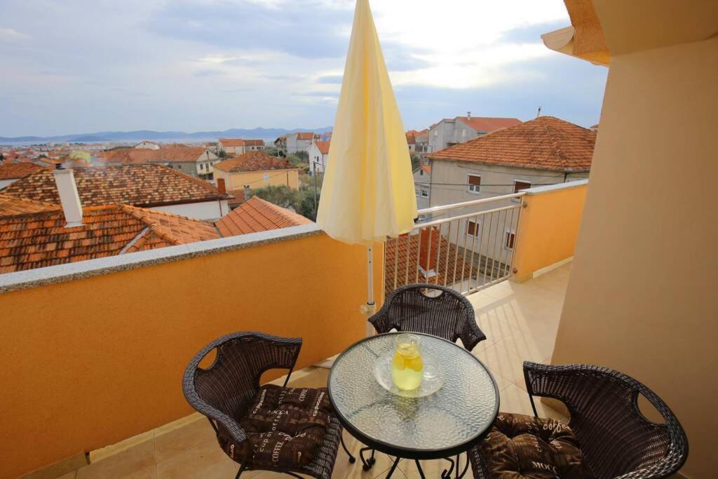 Lara * Zadar